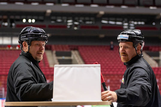 Tränare Joakim Fagervall och assisterande tränare Jesper