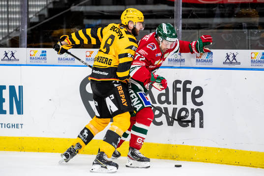 Skellefteås Petter Granberg och Frölundas Patrik Carlsson