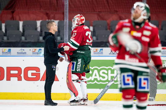 Frölundas målvakt Johan Mattsson får läkarvård