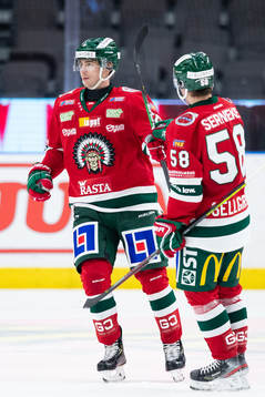 Frölundas Johan Sundström jublar med Jesper Sellgren