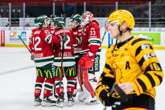 Frölundas spelare jublar