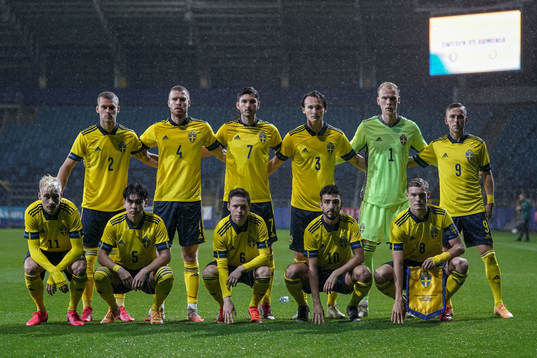 Players of Sweden pose for a team photo