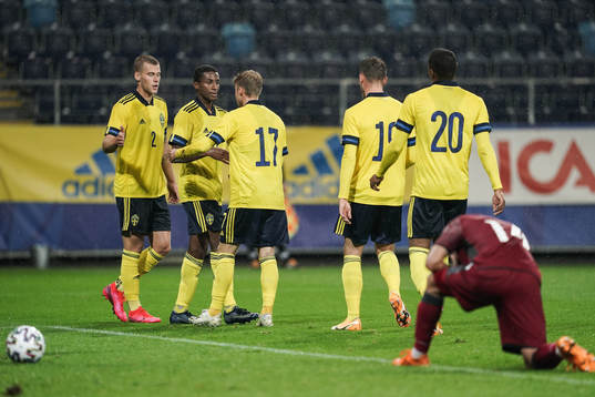 Paulos Abraham and Emil Hansson of Sweden  celebrate the
