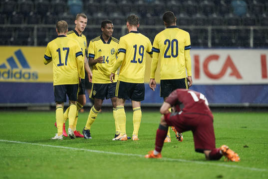 Paulos Abraham and Emil Hansson of Sweden  celebrate the