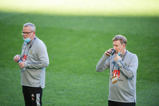 Head coach Janne Andersson and assistant coach Peter