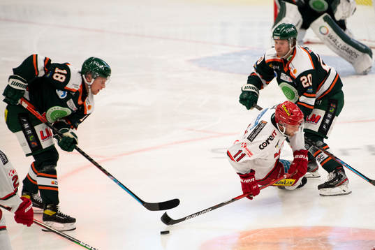 Modos Aaron Gagnon och Kristianstads Kevin Wennström och