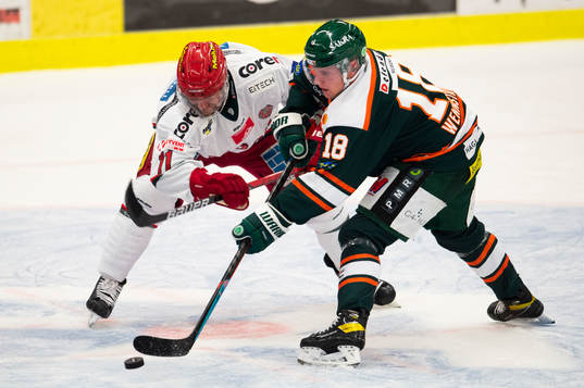 Kristianstads Kevin Wennström och Modos Aaron Gagnon