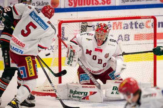 Modos målvakt Anthony Peters