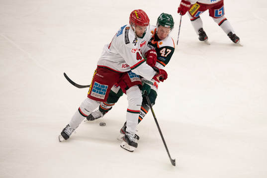 Modos Kalle Jellvert och Kristianstads Oscar Öhman