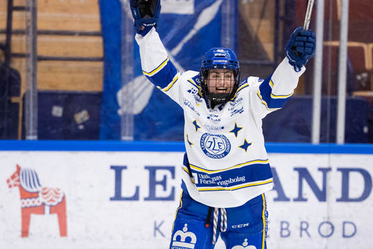Leksands Leksands Ella Albinsson jublar