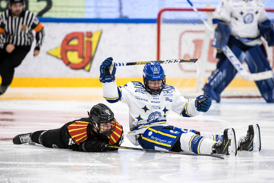 Brynäs Lara Stalder och Leksands Saana Valkama