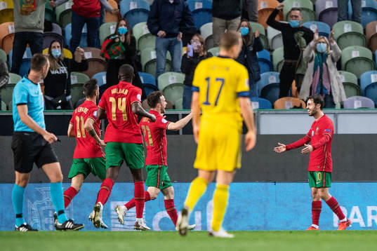 Bernardo Silva of Portugal celebrates