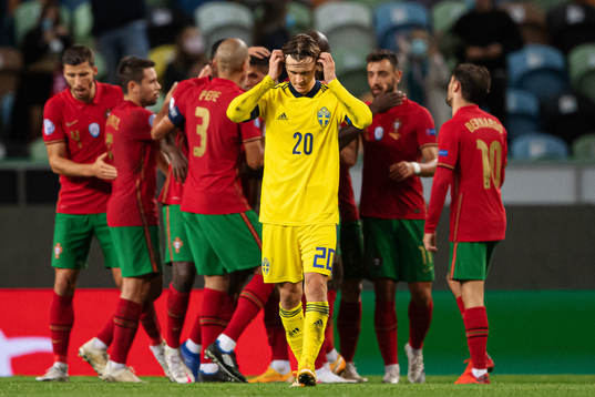 Bläddra bland fler bilder av Football, Nations League, Portugal - Sweden