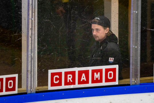Timrås Jonathan Dahlén före ishockeymatchen i