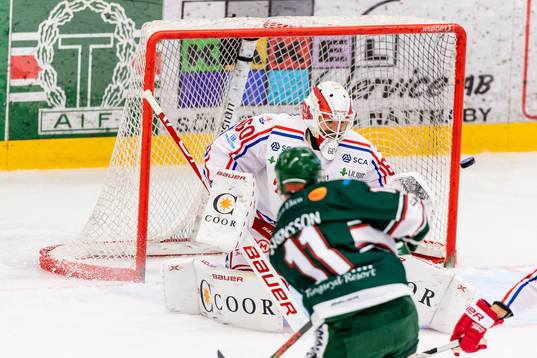 Timrås målvakt Adam Ohre
