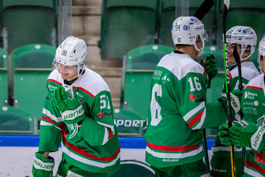 Rögles Hampus Karlsson  jublar 5-0