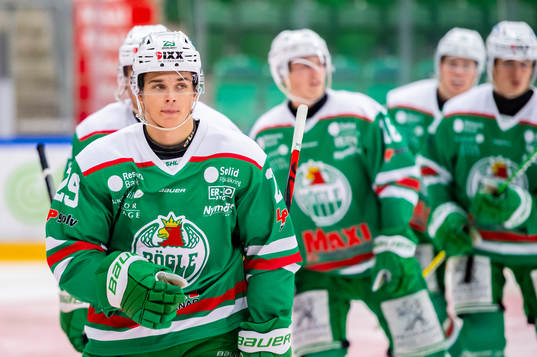 Rögles William Gustavsson   jublar