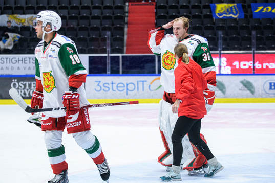 Moras målvakt Olof Lindbom har ont