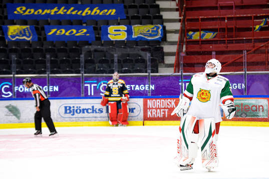Moras målvakt Matteus Ward jublar