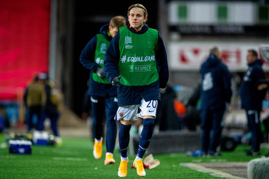 Jens Petter Hauge of Norway warms up