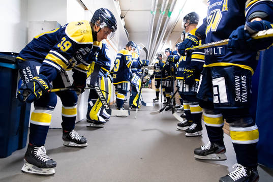 s Max Wennlund innan ishockeymatchen i SHL mellan HV71 och