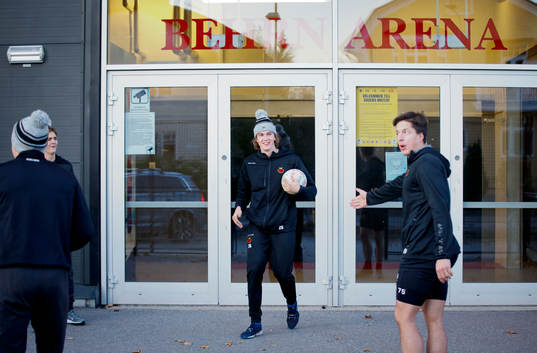 Luleås Arttu Ilomäki värmer upp