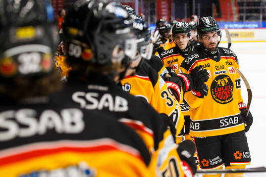 Luleås Niklas Olausson jublar