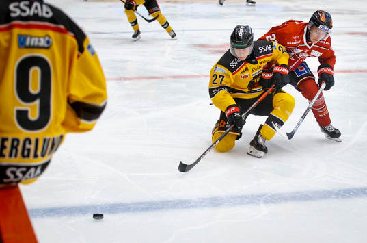 Luleås Nils Lundkvist och Örebros Linus Öberg