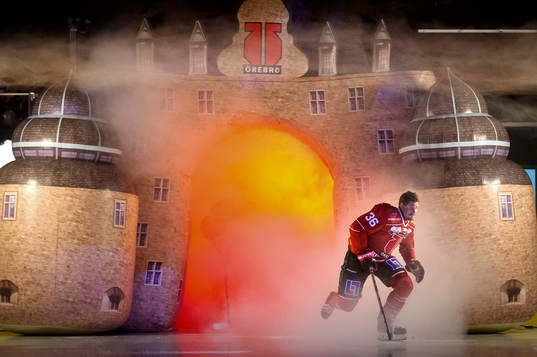 Örebros Emil Larsson gör entre ut Örebro slott