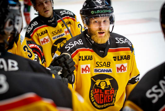 Luleås Linus Klasen jublar