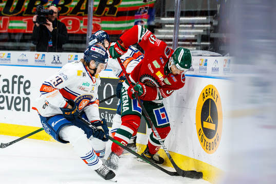 Växjös Pontus Holmberg och Frölundas Nicklas Lasu