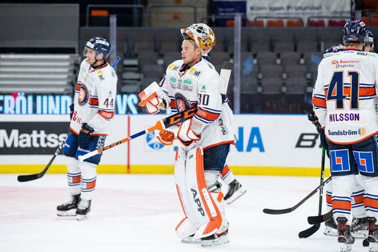 Växjös målvakt Viktor Fasth deppar