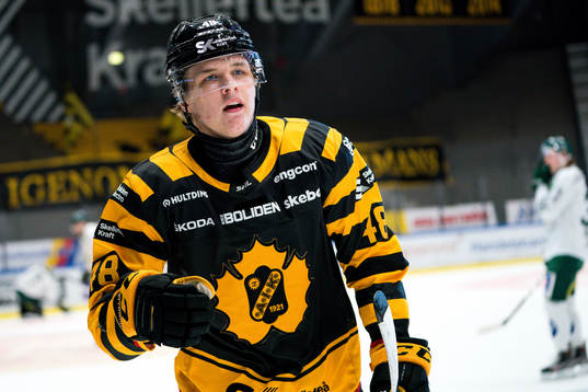 Skellefteås Jonatan Berggren jublar