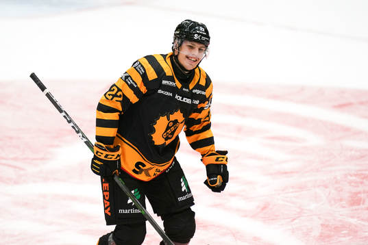 Skellefteås Jonathan Johnson jublar