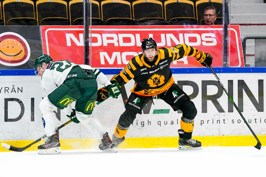 Färjestads Per Åslund och Skellefteås Petter Granberg