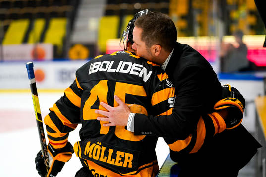 Skellefteås Oscar Möller och tränare Stefan Hedlund