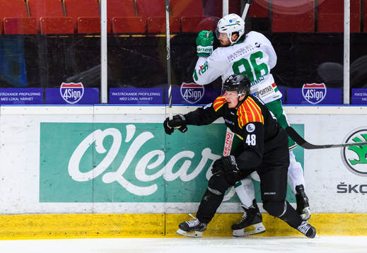 Brynäs Samuel Solem och Rögles Eric Gelinas