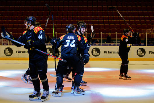 Brynäs Linus Ölund och Emil Molin jublar