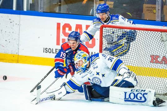 Oskarshamns Tylar Kellerher och Leksands målvakt Janne