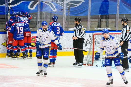 Oskarshamns spelare jublar