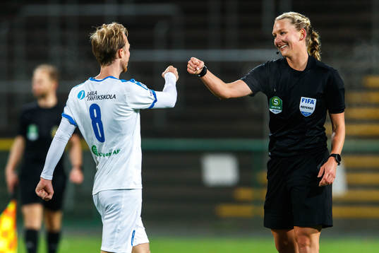Akropolis Pontus Åsbrink tackar domare Tess Olofsson
