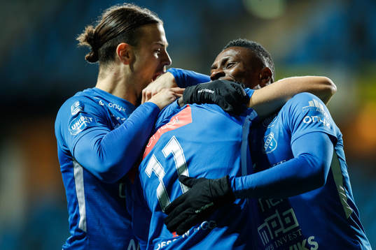 Norrbys Alen Krasnici jublar med lagkamrater