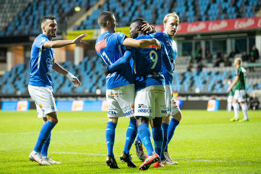 Norrbys Alen Krasnici jublar med lagkamrater