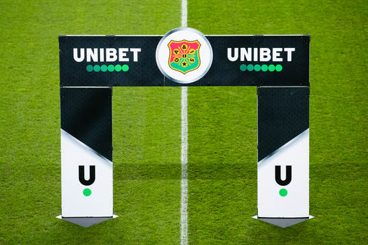 En portal med Unibet innan fotbollsmatchen i Superettan