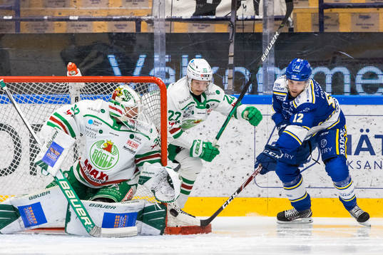 Rögles målvakt Johan Gustafsson mot Leksands Fredrik