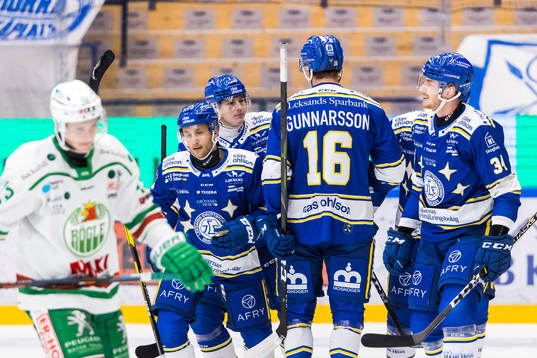 Leksands Isak Rosén jublar med lagkamrater
