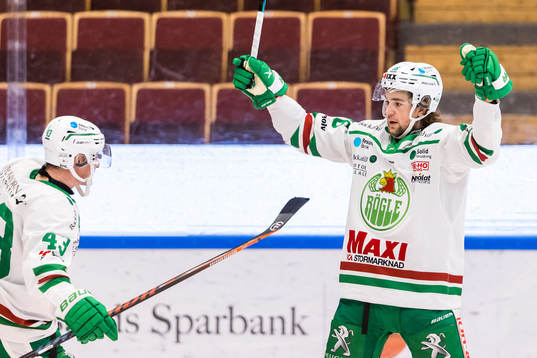 Rögles Lucas Ekeståhl Jonsson jublar