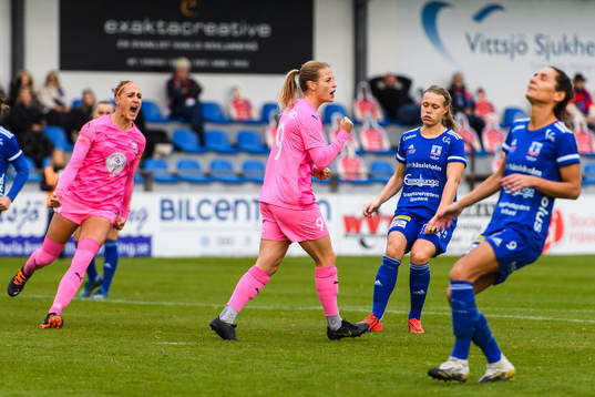 Bläddra bland fler bilder av Fotboll, Damallsvenskan, Vittsjö - FC Rosengård
