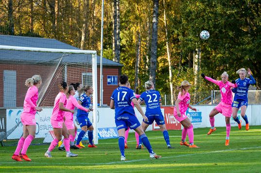 Rosengårds Caroline Seger i nickduell med Vittsjös Emma