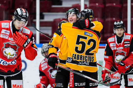 Luleås Jonas Berglund och Karl Fabricius jublar